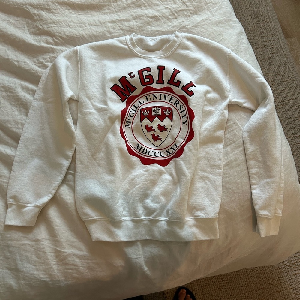 🌸DONATING 10/3🌸 McGill University Sweatshirt